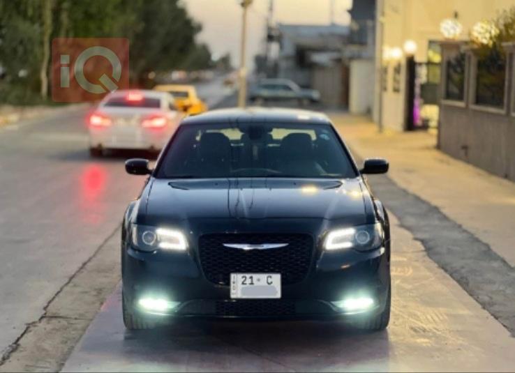 کرایسلەر 300